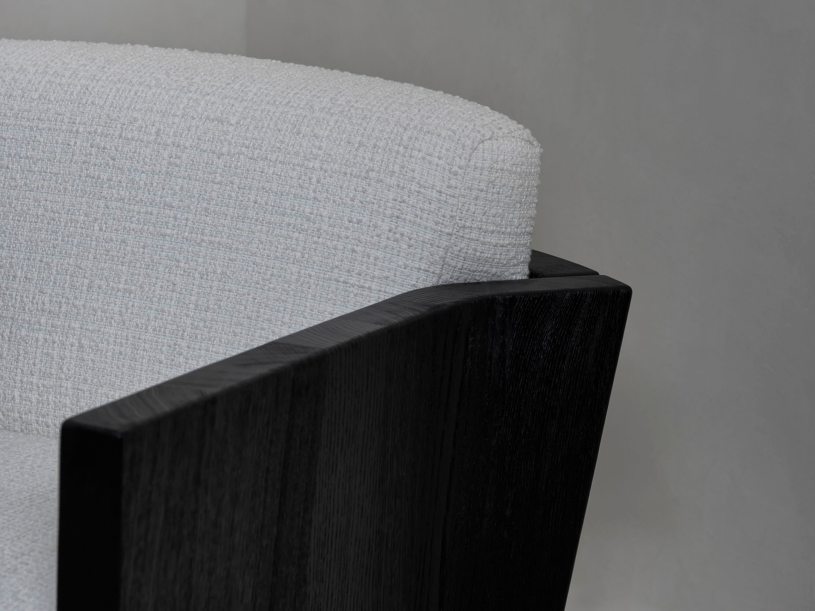 Кресло из массива дерева с подлокотниками Van Rossum Jak ARCH-00116747 - Вид №1