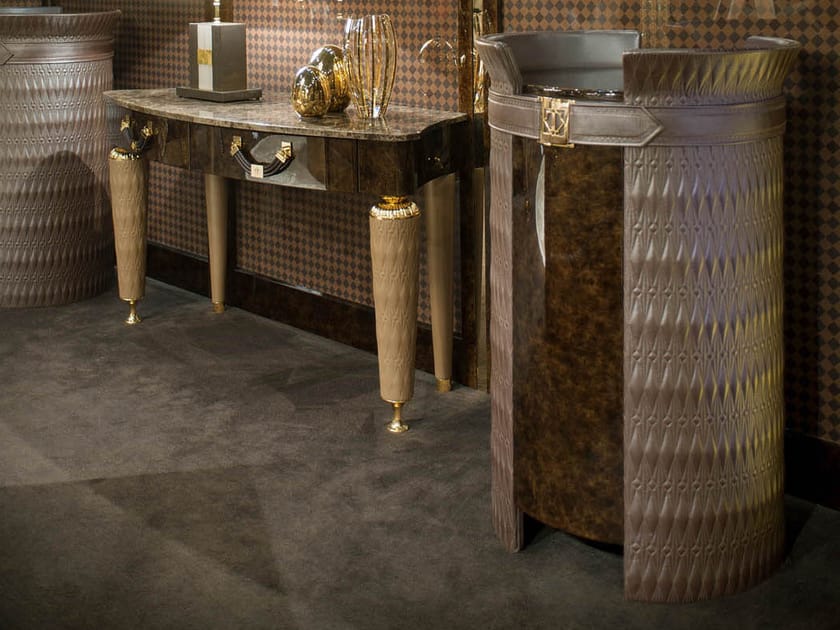 Деревянный пьедестал Turri номер три ARCH-00103189