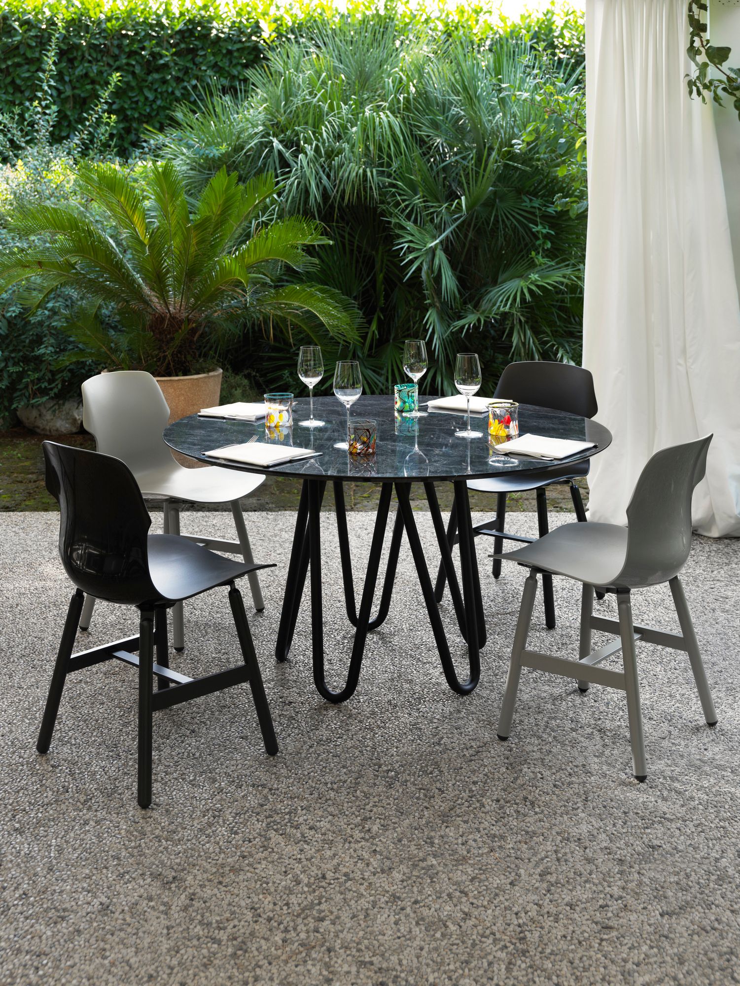 Круглый стол из металла и мрамора Casamania & Horm Медузы ARCH-00139632 - Вид №4