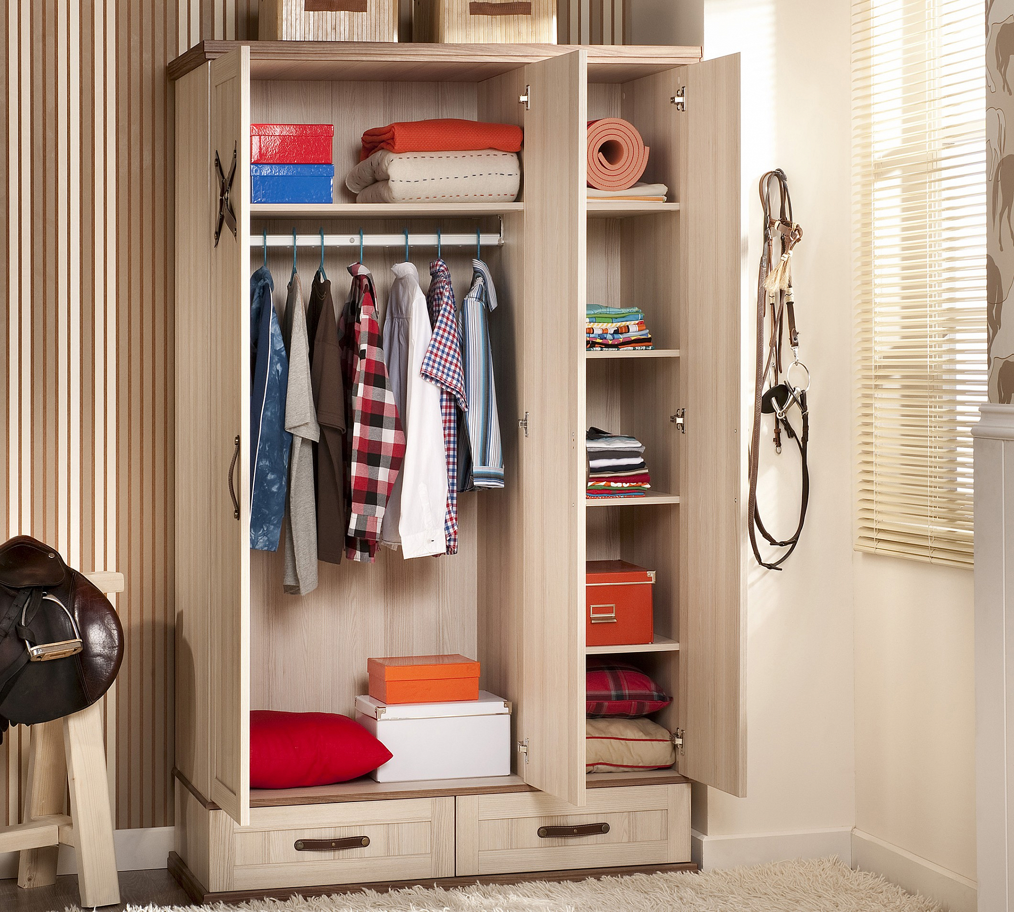 Шкаф трехстворчатый с ящиками светлый орех Royal CILEK ROYAL 00-3832574 Бежевый Santreyd - Вид №1