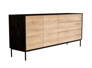 Шкаф из дуба с распашными дверцами с ящиками