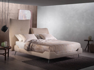 Мягкая кровать из ткани