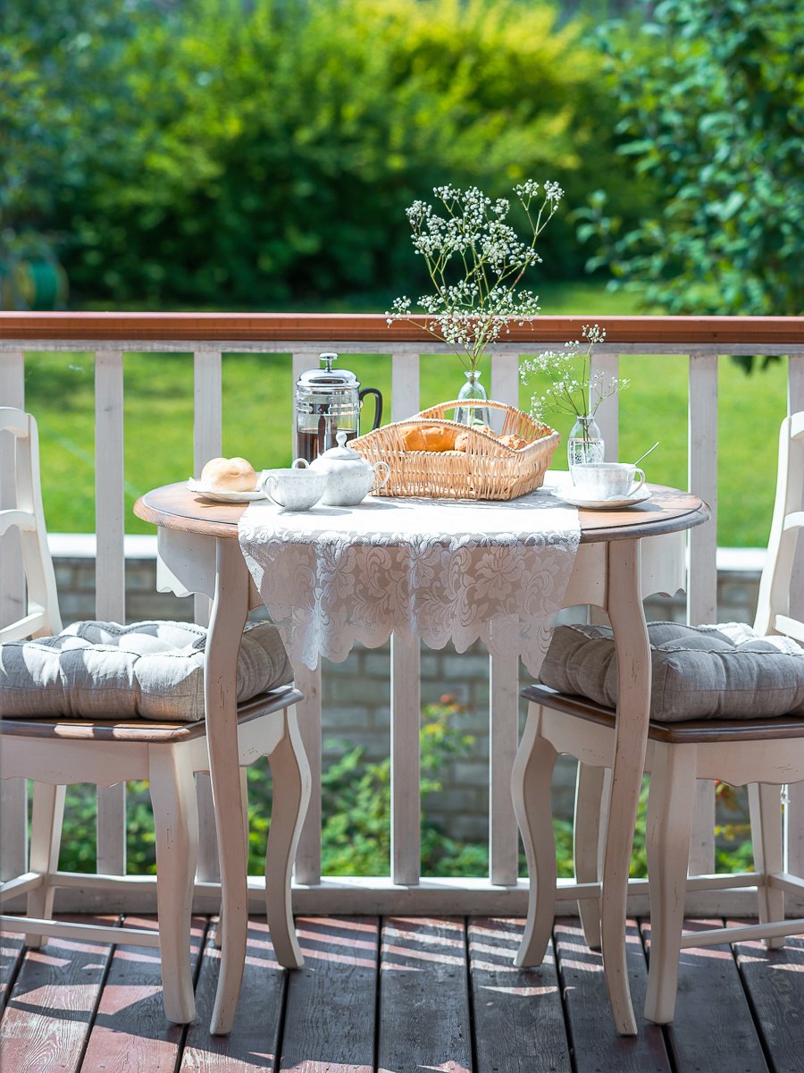 Стул обеденный с резной спинкой кармин Mobilier de Maison ДОМАШНЯЯ ОБСТАНОВКА MOBILIER DE MAISON 017194 Белый;коричневый Santreyd  - Вид №1