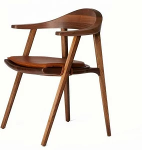 BassamFellows Стул из массива дерева с подлокотниками Mantis Cb-25 + cb-205