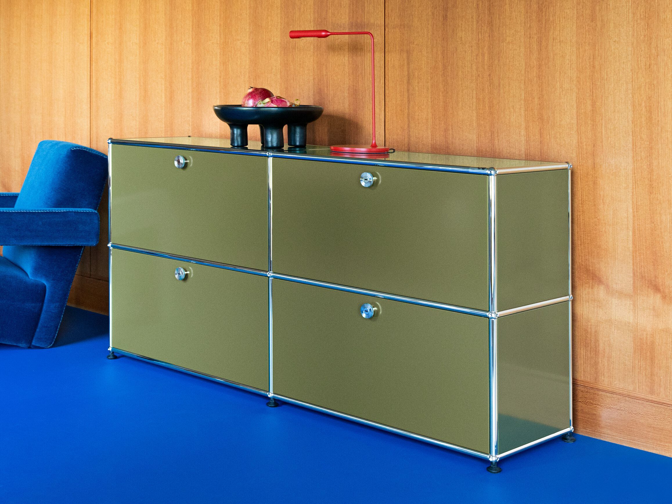 Металлический шкаф с откидными дверцами USM USM Haller System ARCH-00019338