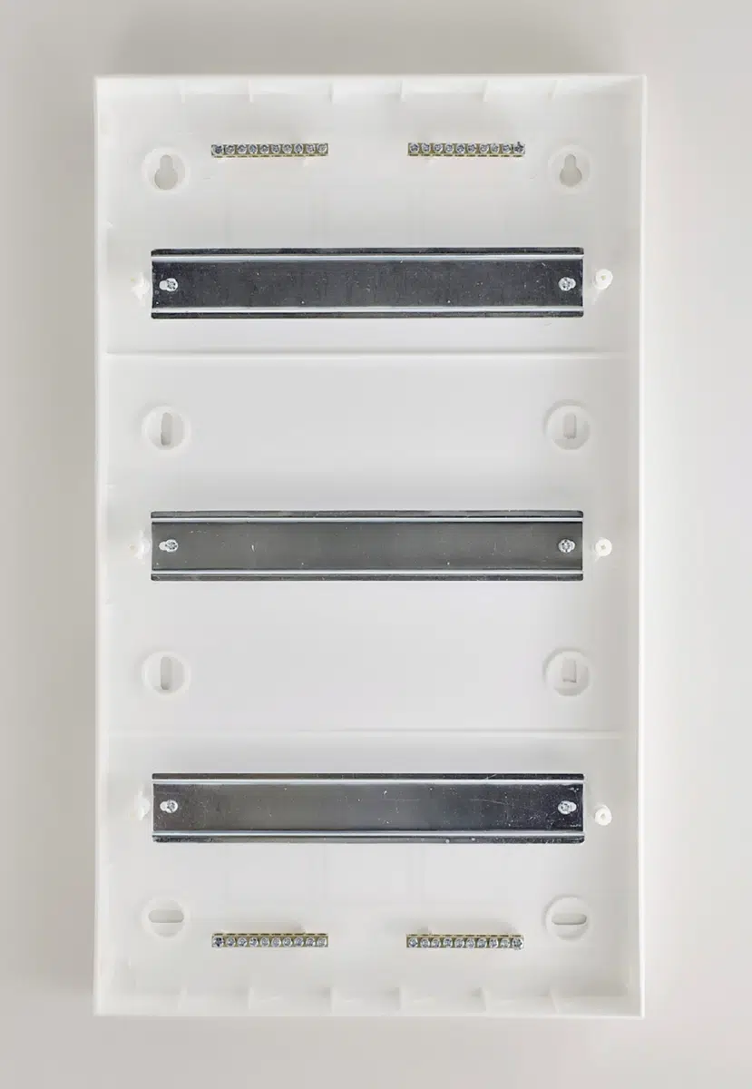 LUXRAY Бокс для наружной установки, ЩРН-П-36, с прозрачной крышкой, 36-и модульных устройств LEZARD 731-2000-036 - Вид №3