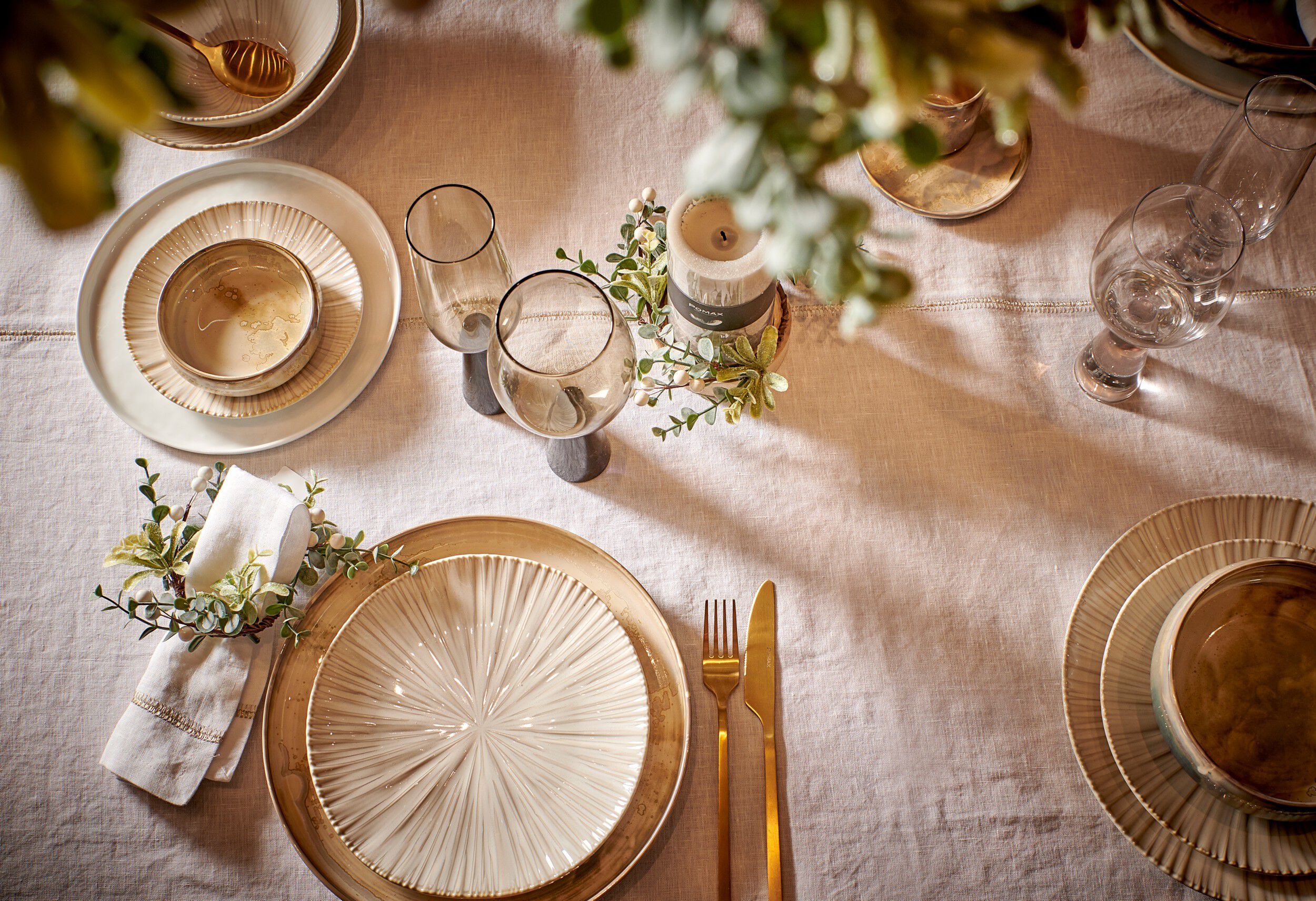 Фарфоровая круглая плоская тарелка POMAX Mysa ARCH-00110032 - Вид №4