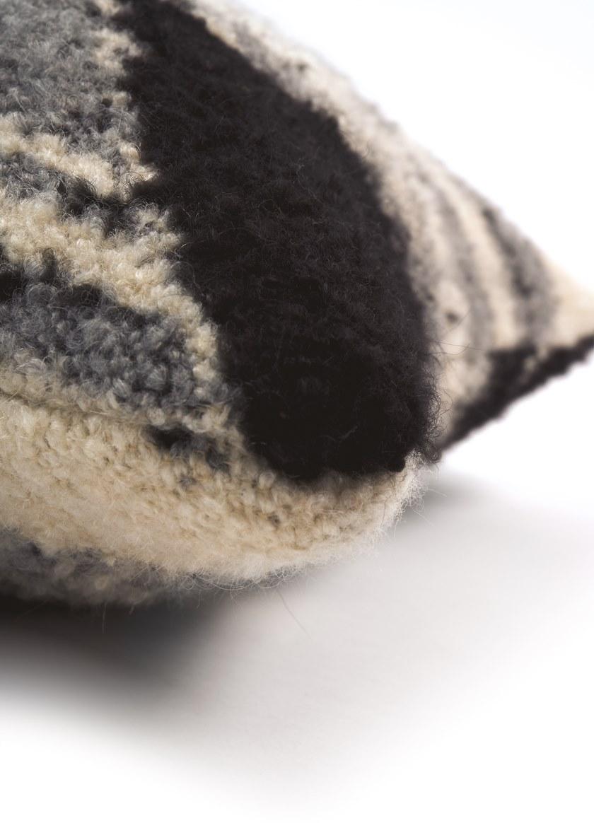 Ethnicraft Подушка из ткани квадратная Refined layers 21036/21037 - Вид №3