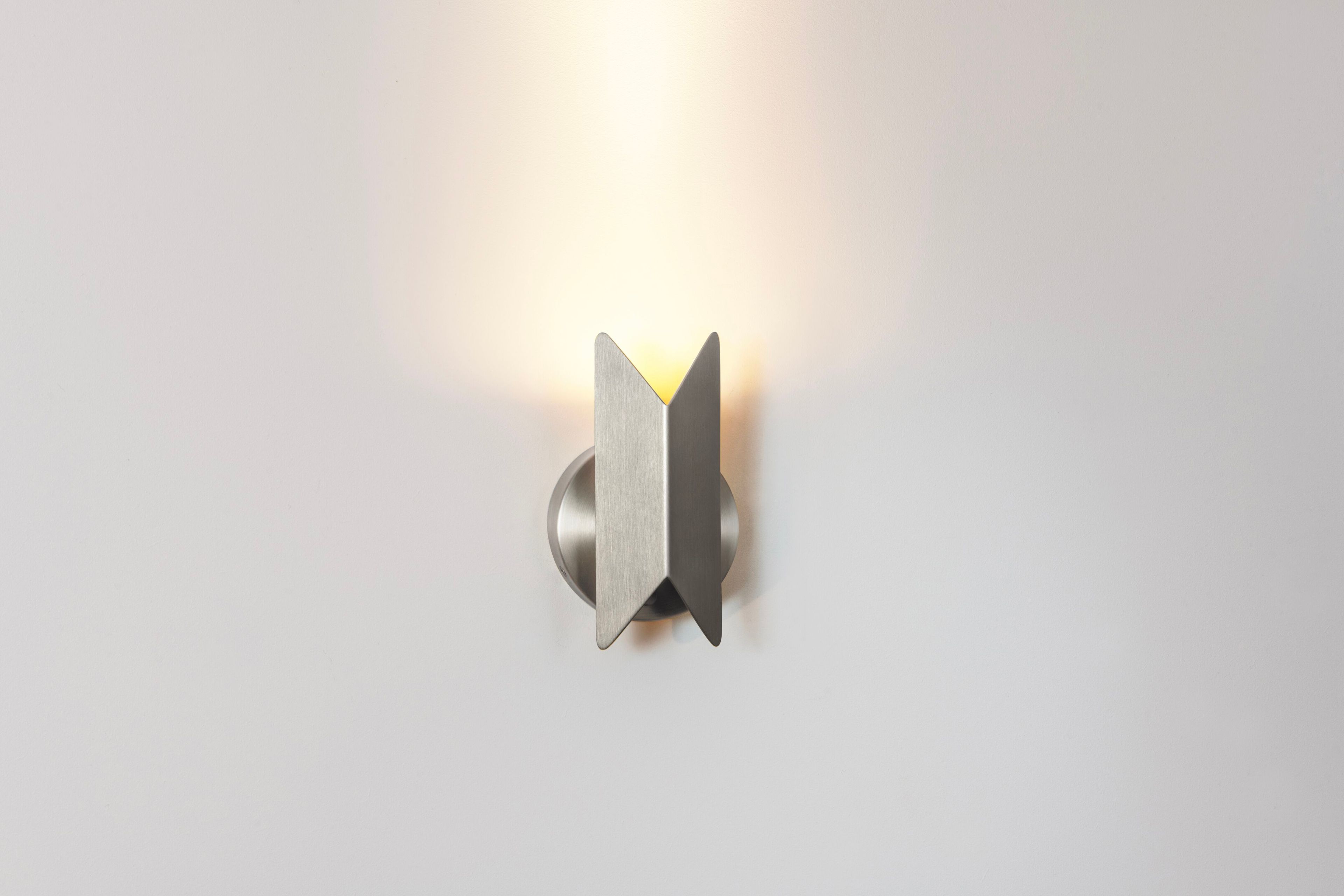 Латунный светодиодный настенный светильник CVL Luminaires Pirouette ARCH-00056924 - Вид №15