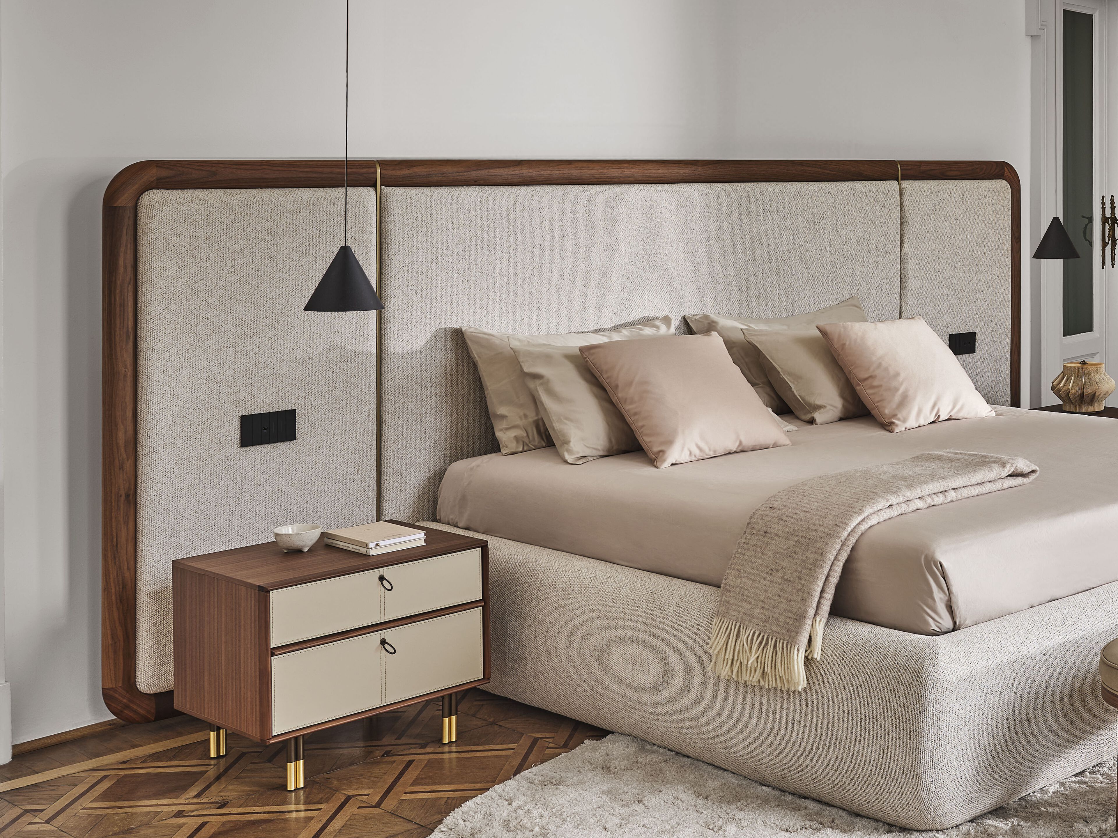 Высокое изголовье из мягкой ткани Porada двадцать четыре ARCH-00106334