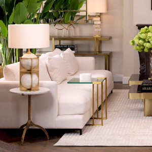 Круглый мраморный журнальный столик