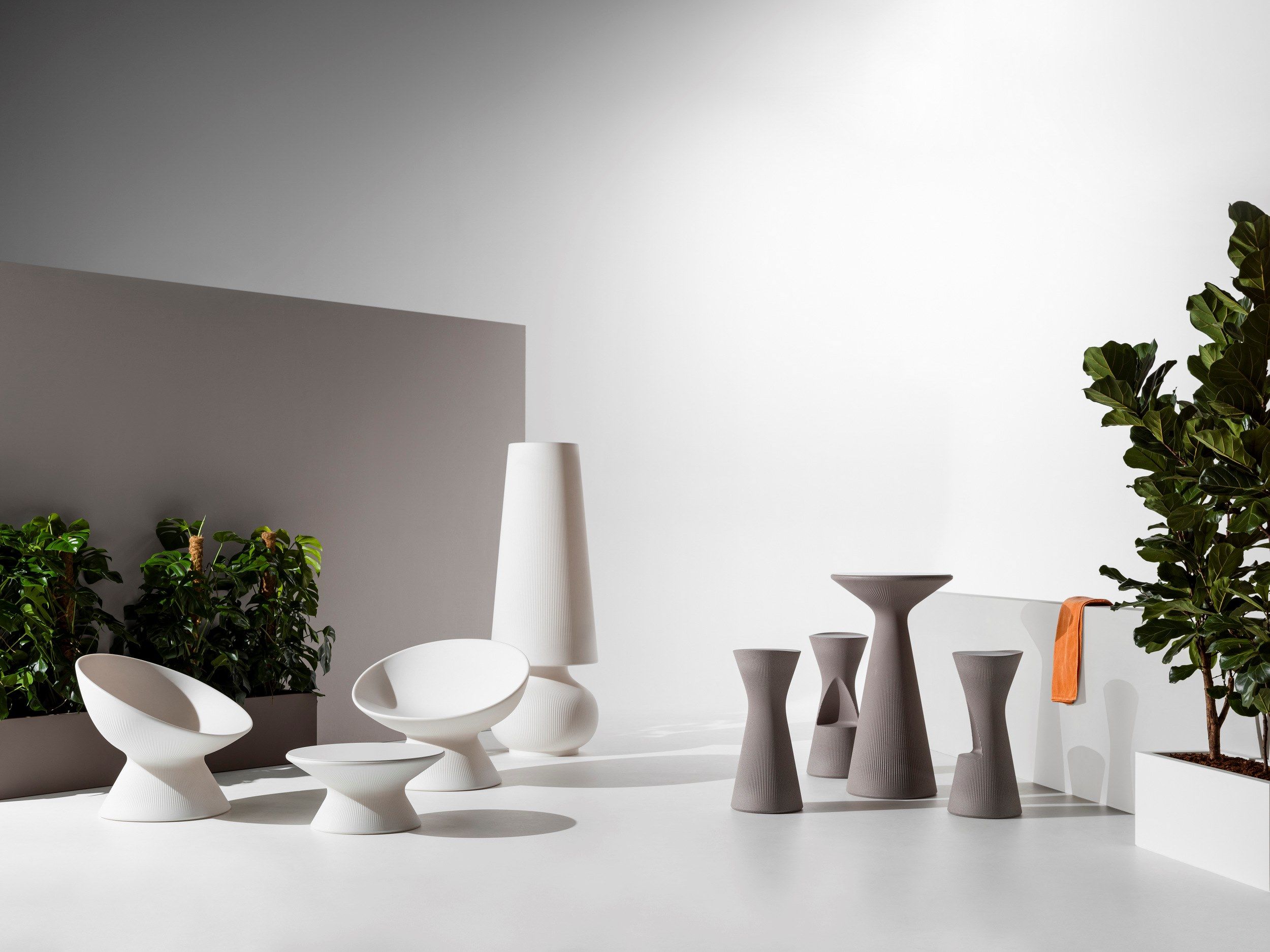 Круглый стол из полиэтилена PLUST Fade ARCH-00022756 - Вид №5