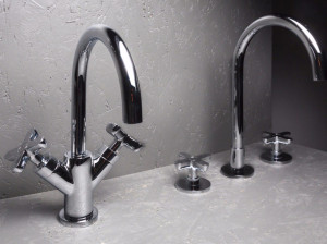 Умывальник с 3 отверстиями для столешницы и стены