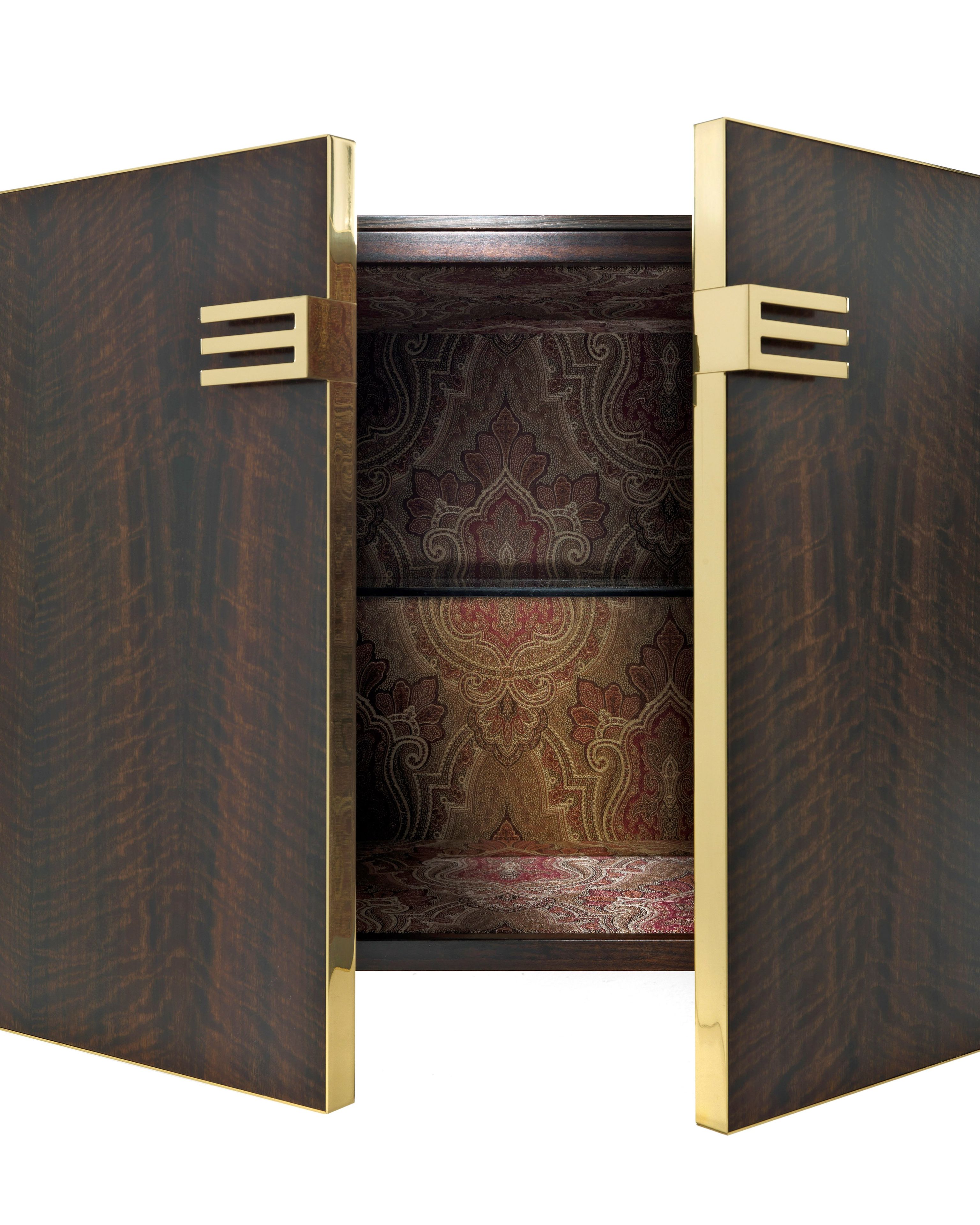 Шкаф из эвкалипта с распашными дверями ETRO Home Interiors Klee ARCH-00062453 - Вид №3