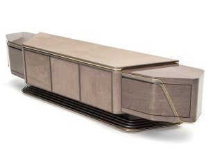 Низкий шкаф для телевизора с распашными дверцами