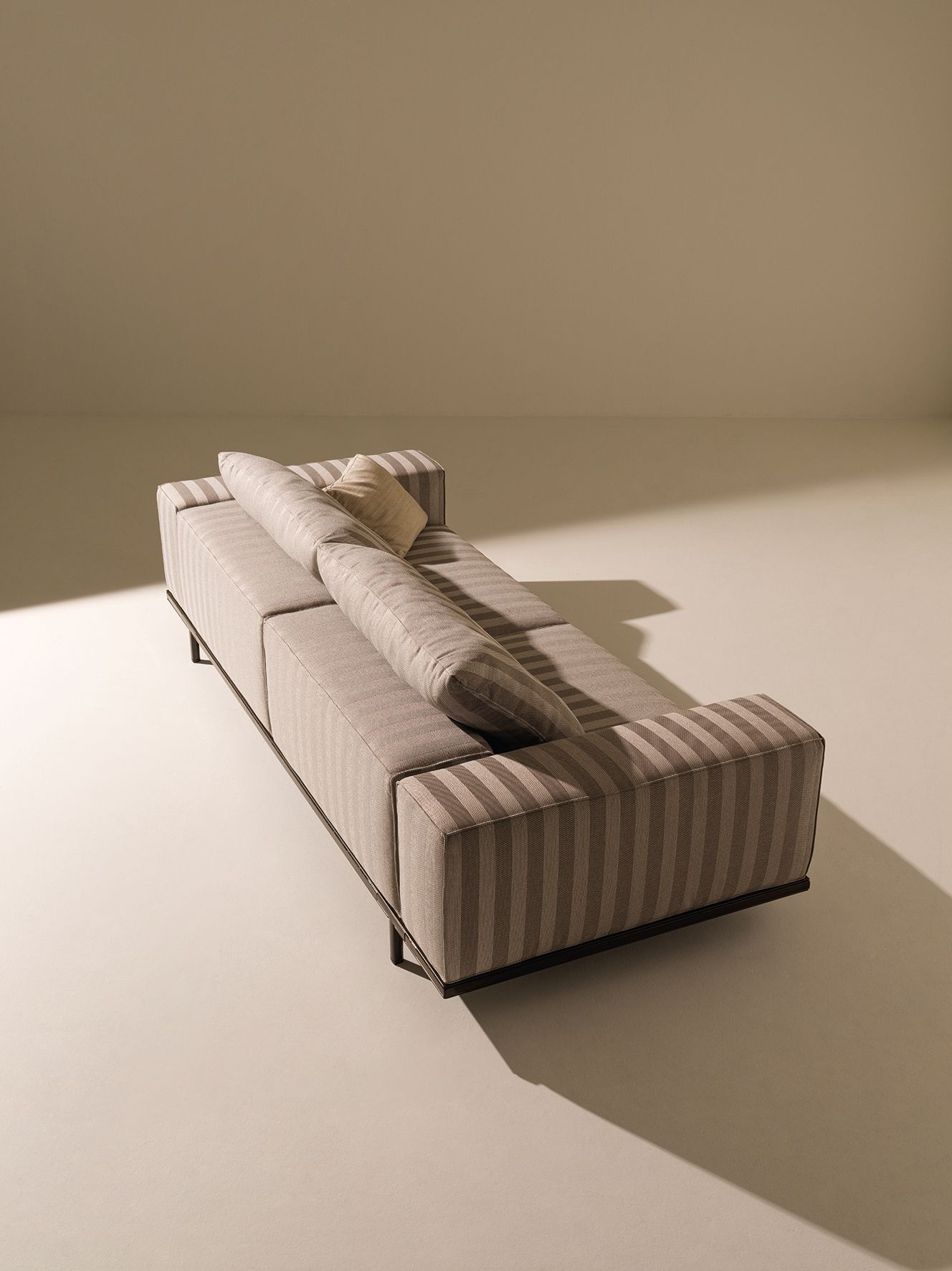 4-местный тканевый садовый диван Ethimo Прибрежный ARCH-00030710 - Вид №1