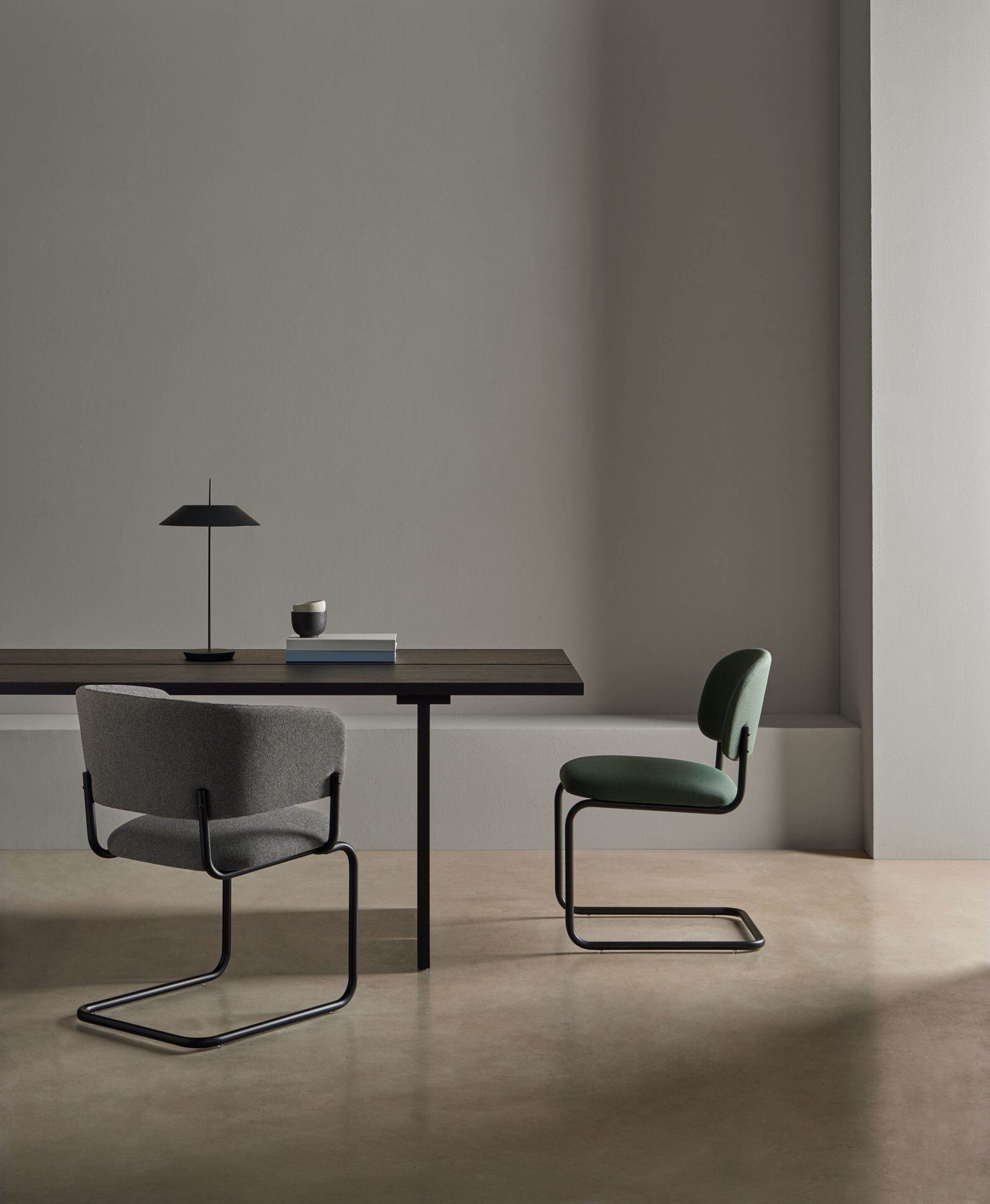 Тканевый консольный мягкий стул с подлокотниками Blasco&Vila RC Metal ARCH-00106942 - Вид №2