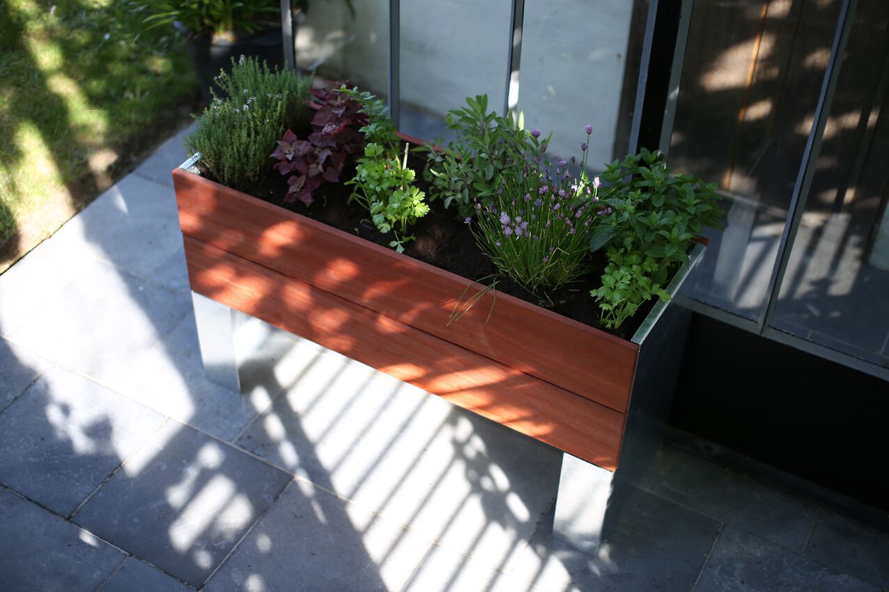 Прямоугольная алюминиевая и деревянная плантатор TRADEWINDS 1/2 CULT ARCH-00110345 - Вид №5