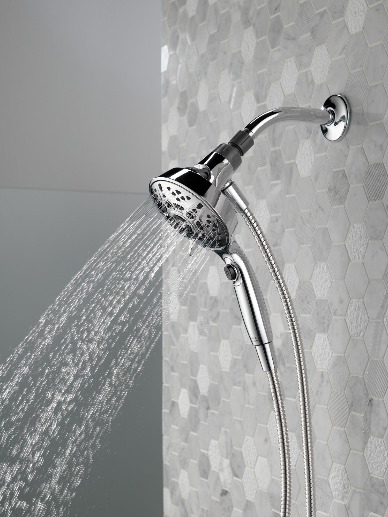 75707 Ручной душ SureDock ™ с 7 настройками Delta Faucet Delta Хром - Вид №14