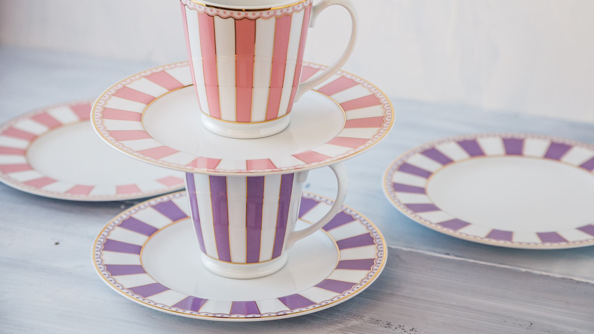 10613878 Noritake Набор тарелок десертных Noritake "Карнавал" 21см (розовая полоска), 2шт, п/к Фарфор  - Вид №1