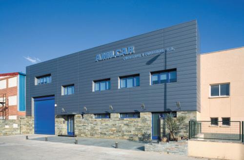 VMZINC Вентилируемый фасад из титан-цинка с ламелями sun-id-1390022 - Вид №2