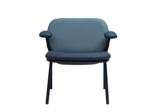 Кожаный мягкий стул с подлокотниками