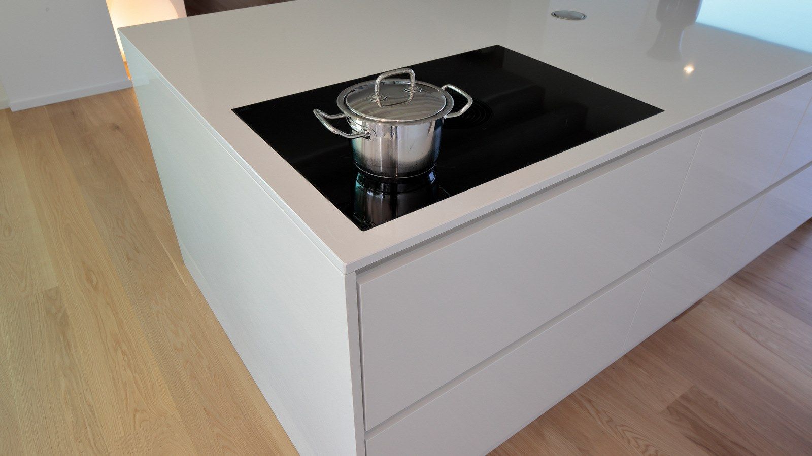 Деревянная кухня с островом Deodara Linear ARCH-00122829 - Вид №4