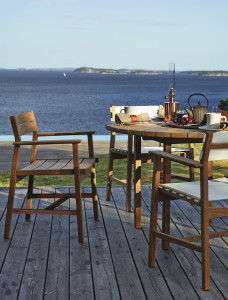 Стул из тикового дерева