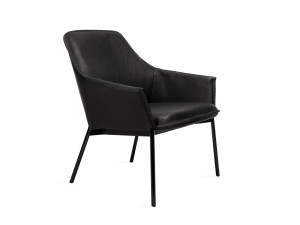 Кожаное кресло с подлокотниками