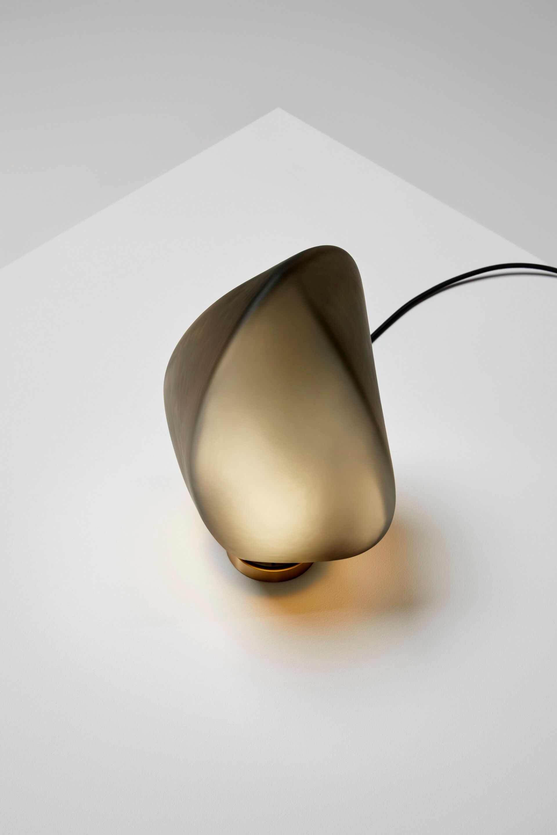 Стеклянная светодиодная настольная лампа Ross Gardam Solace ARCH-00067360 - Вид №11