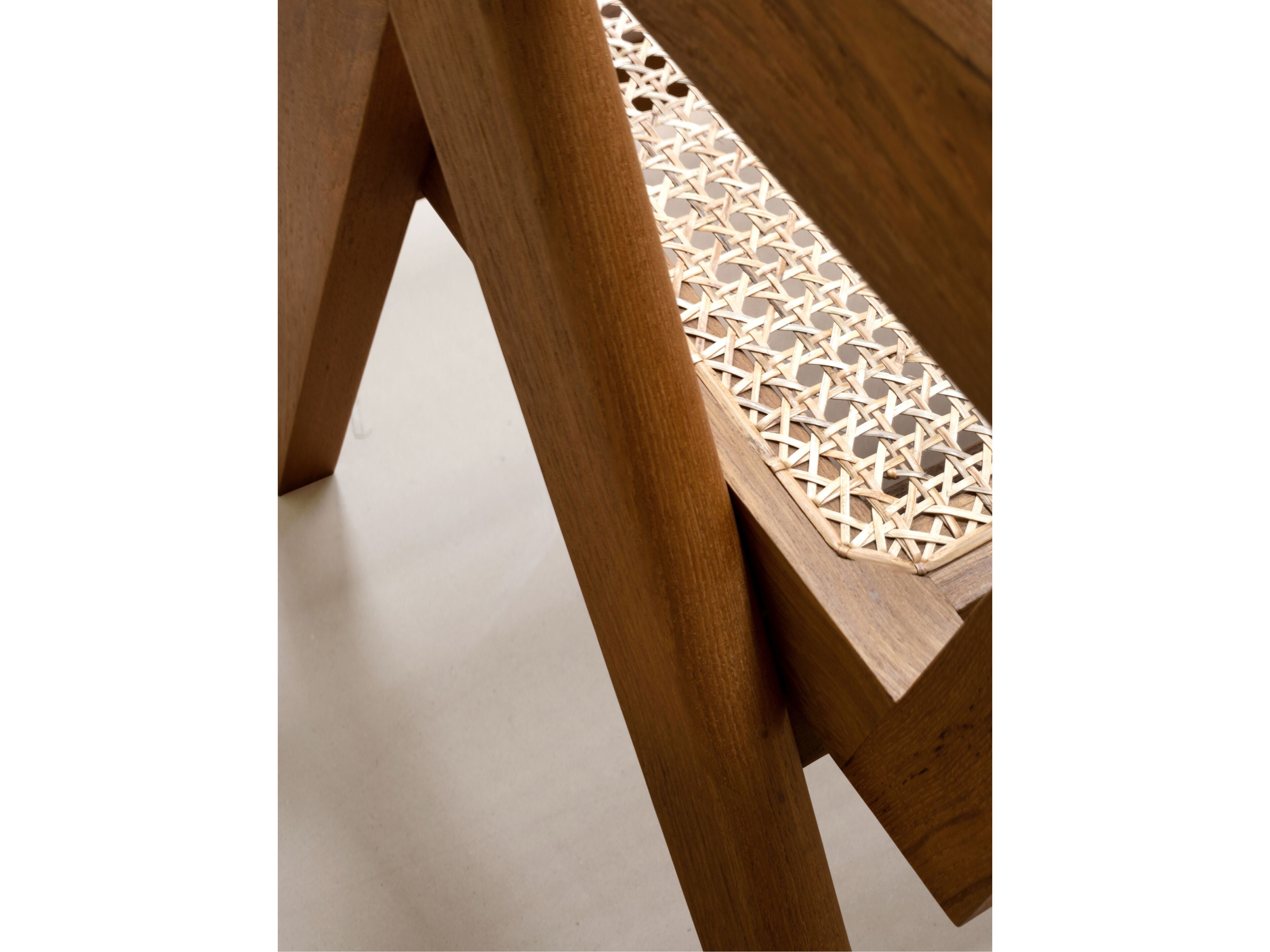 Кресло из тикового дерева с подлокотниками Phantom Hands Project Chandigarh ARCH-00084064 - Вид №3