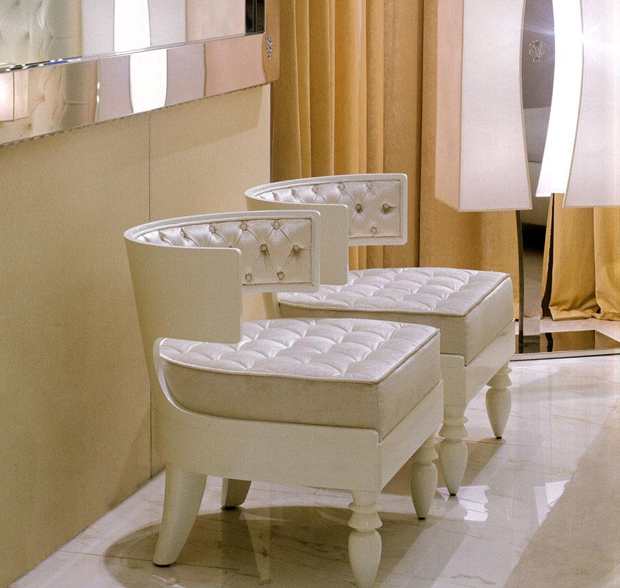 Кресло  VISIONNAIRE BEDWYR CAPITONNE 