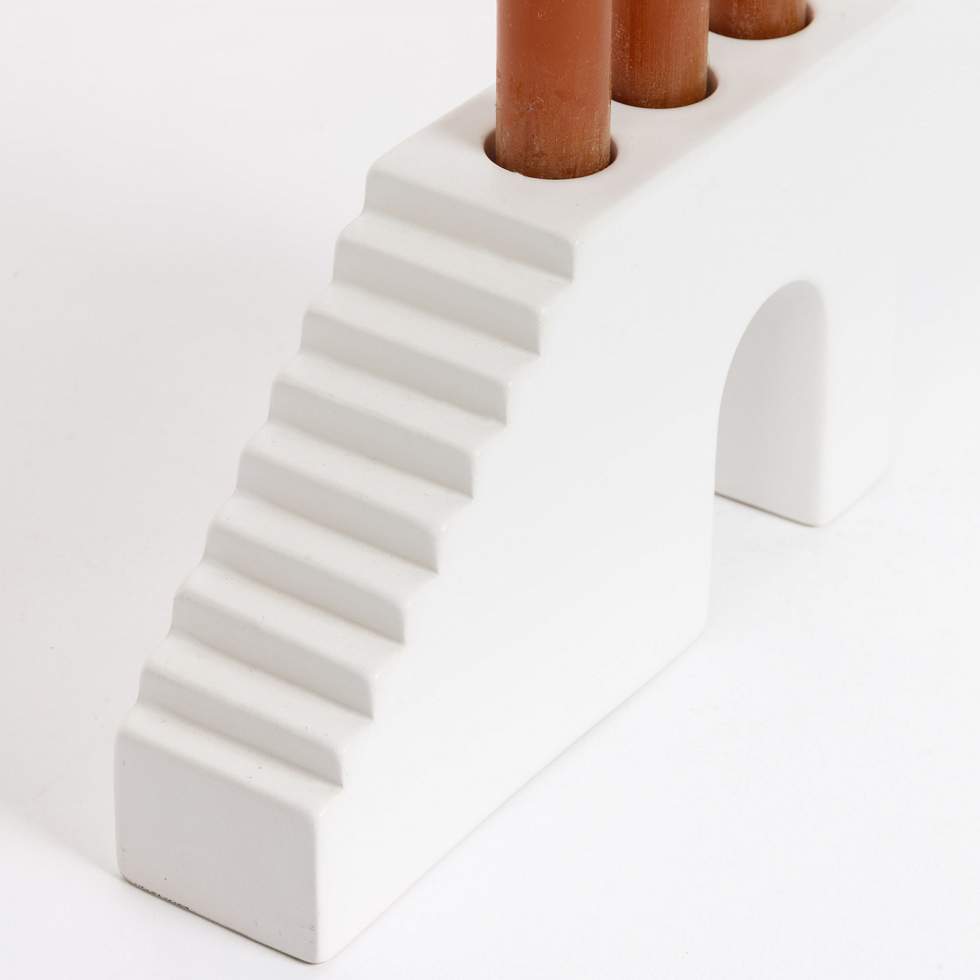 070557 Подсвечник белый La Forma Anteia 