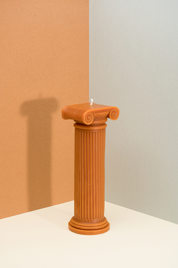 Свеча Hestia Colum, оранжевая Doiy DYHESCMBR - Вид №1
