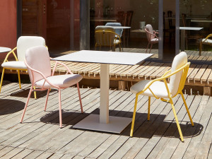 Садовый стол