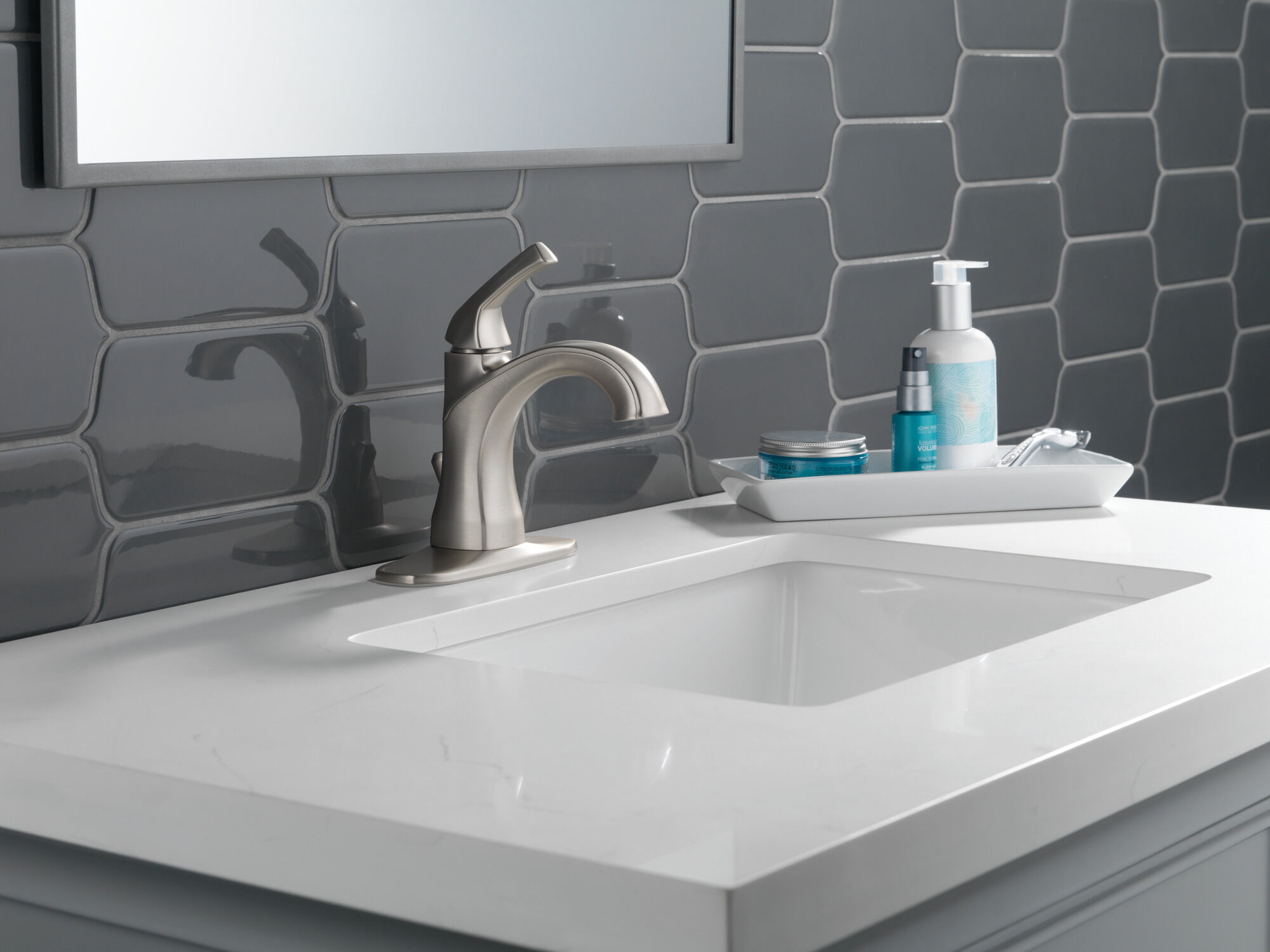 Смеситель Centerset с одной ручкой Delta Faucet 15770LF-SP - Вид №4