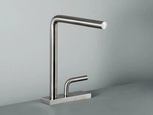 Quadrodesign Смеситель кухонный с поворотным изливом Levo