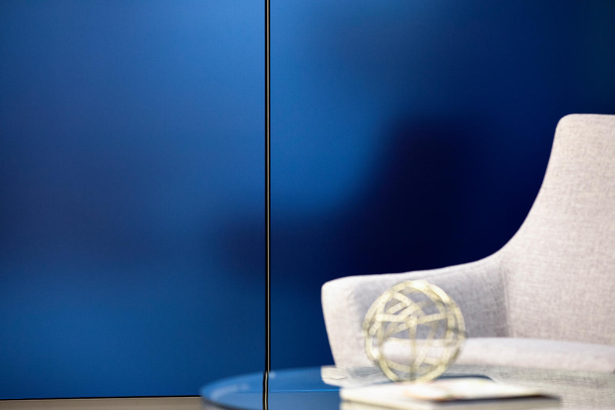 FSRT631 Деталь выравнивающей системы облицовки стен с панелями из вивистрата, слоями стекла в отражающей конфигурации с индивидуальным вытравленным рисунком и стандартной отделкой, а также выступами из нержавеющей стали в Frost Tower, Сан-Антонио, Техас F Forms-surfaces  - Вид №23