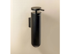 Металлический настенный дозатор мыла