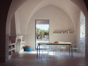 Прямоугольный стол из тикового дерева