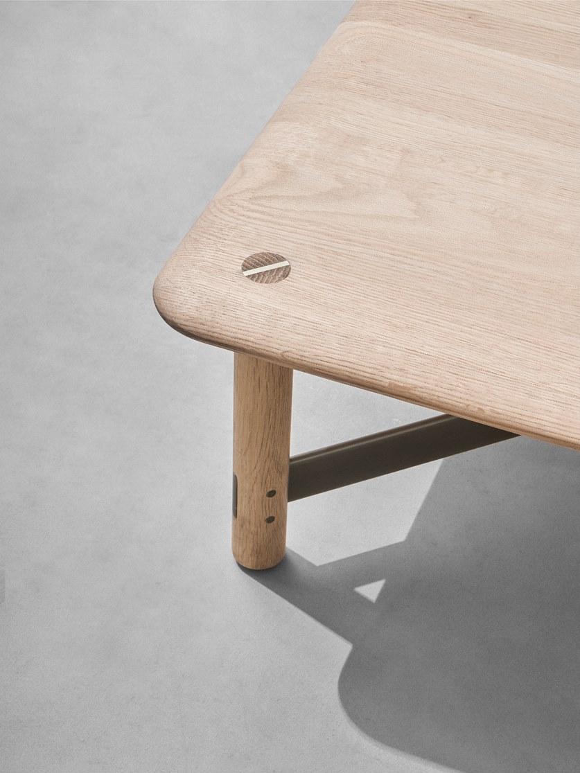 District Eight Низкий квадратный журнальный столик из дуба Stilt M1007-sq  - Вид №2