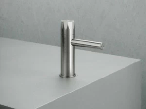 Quadrodesign Смеситель для раковины на столешницу, одно отверстие Hb