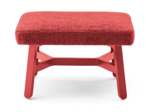 Низкий стул из бука с мягким сиденьем