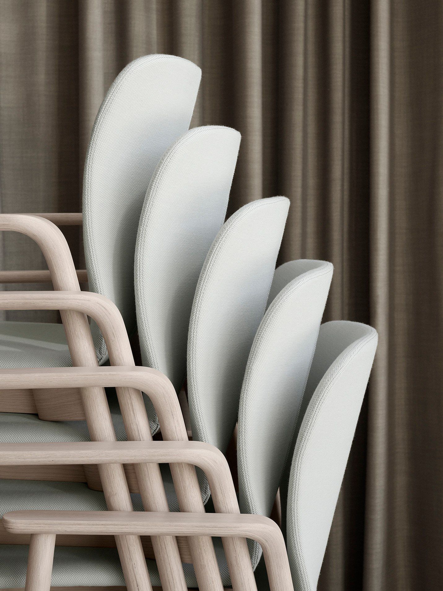 Деревянный штабелируемый стул с подлокотниками Brunner feel ARCH-00075824 - Вид №3