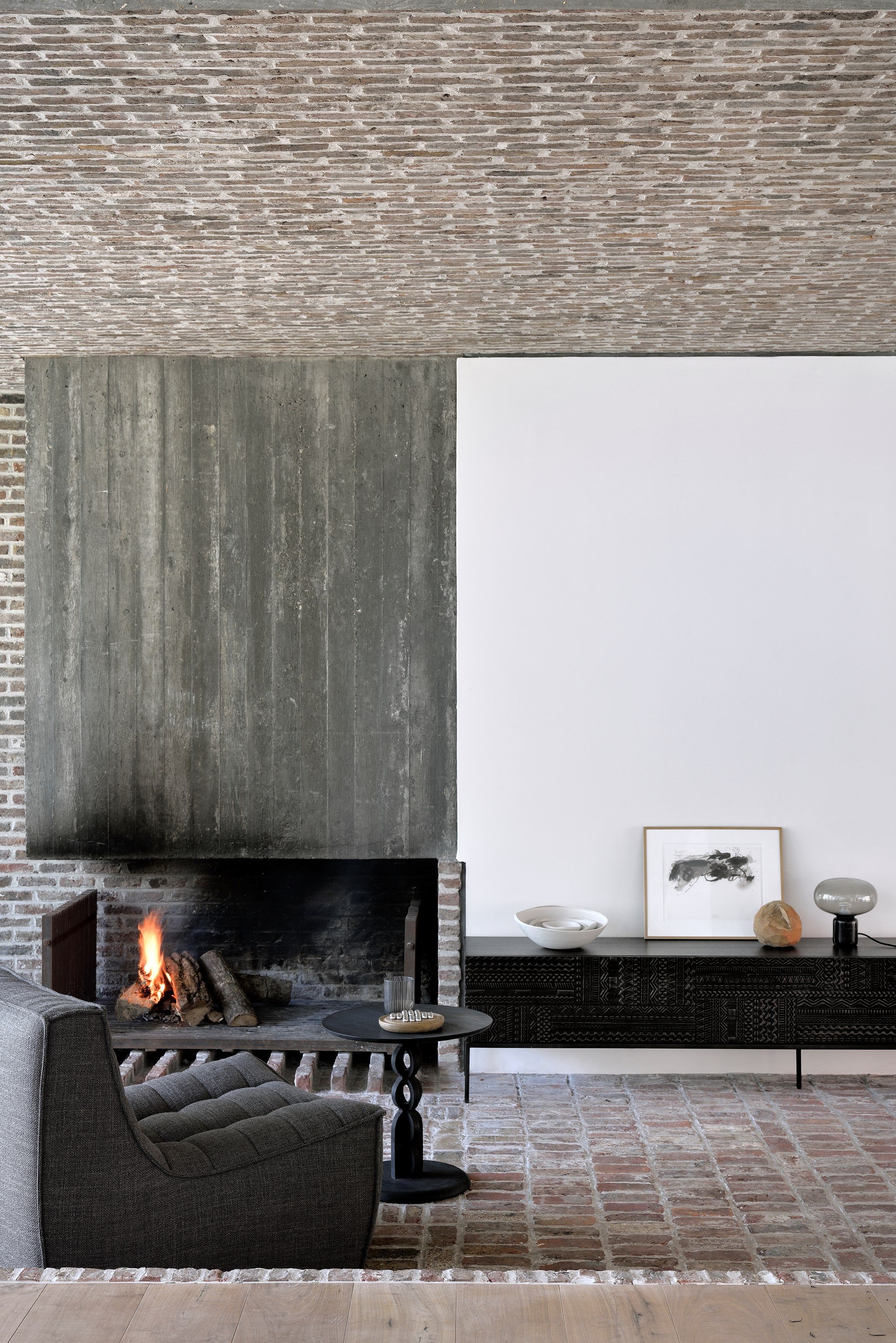 ТВ-шкаф из тикового дерева Ethnicraft Табва предков ARCH-00013836 - Вид №1