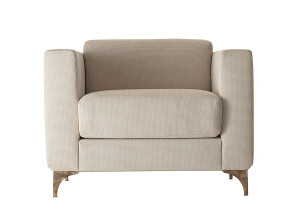 Тканевое кресло с подлокотниками