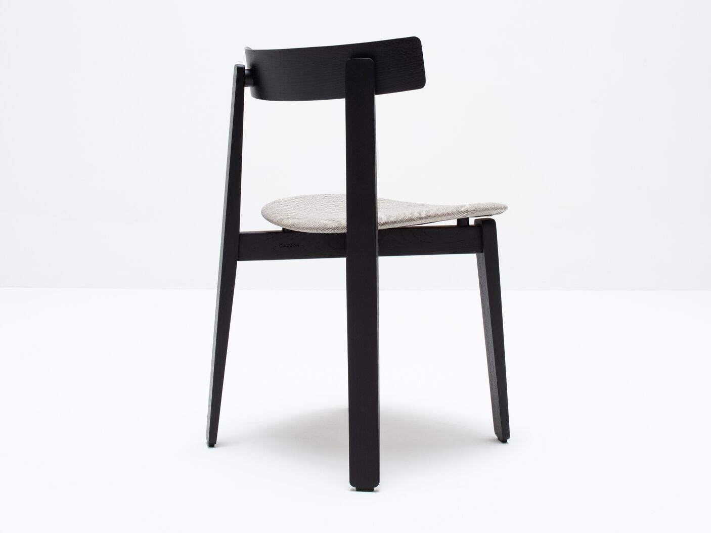 Мягкий стул с открытой спинкой Gazzda ARCH-00083652