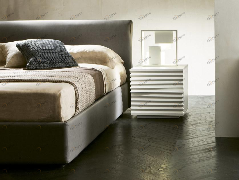 Pacini & Cappellini Прикроватная тумбочка из древесного волокна с ящиками Tiffany 5573