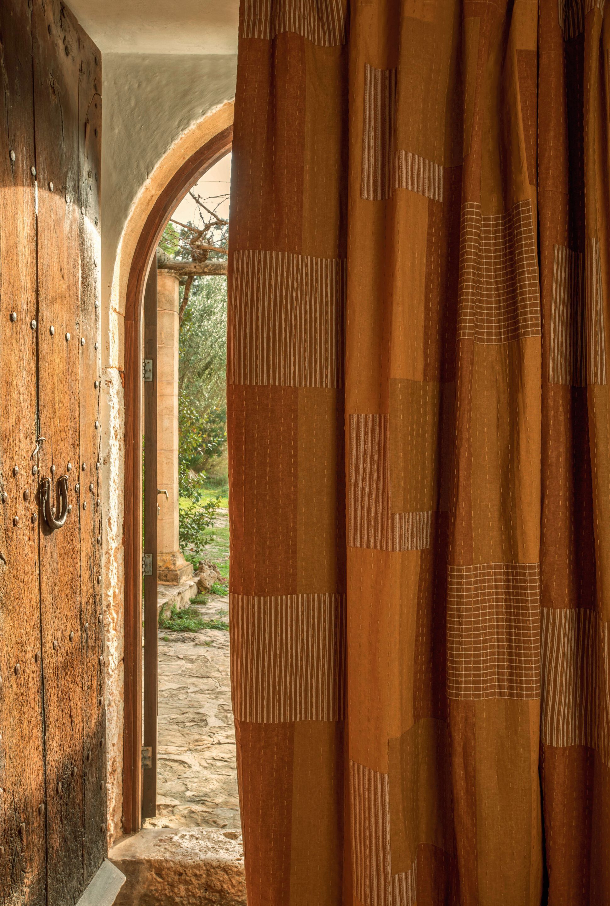 Ручная вышитая ткань для штор Élitis Baléares ARCH-00027388 - Вид №1