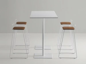 Mobboli Высокий табурет из саночной ткани со спинкой Hug 12 ta c/r